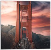Forex - Golden Gate Bridge met Auto's - California - Amerika - 50x50cm Foto op Forex