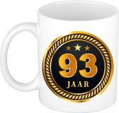 93 jaar cadeau mok / beker medaille goud zwart voor verjaardag/ jubileum