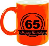 Happy Birthday 65 years cadeau mok / beker neon oranje met wimpel 330 ml