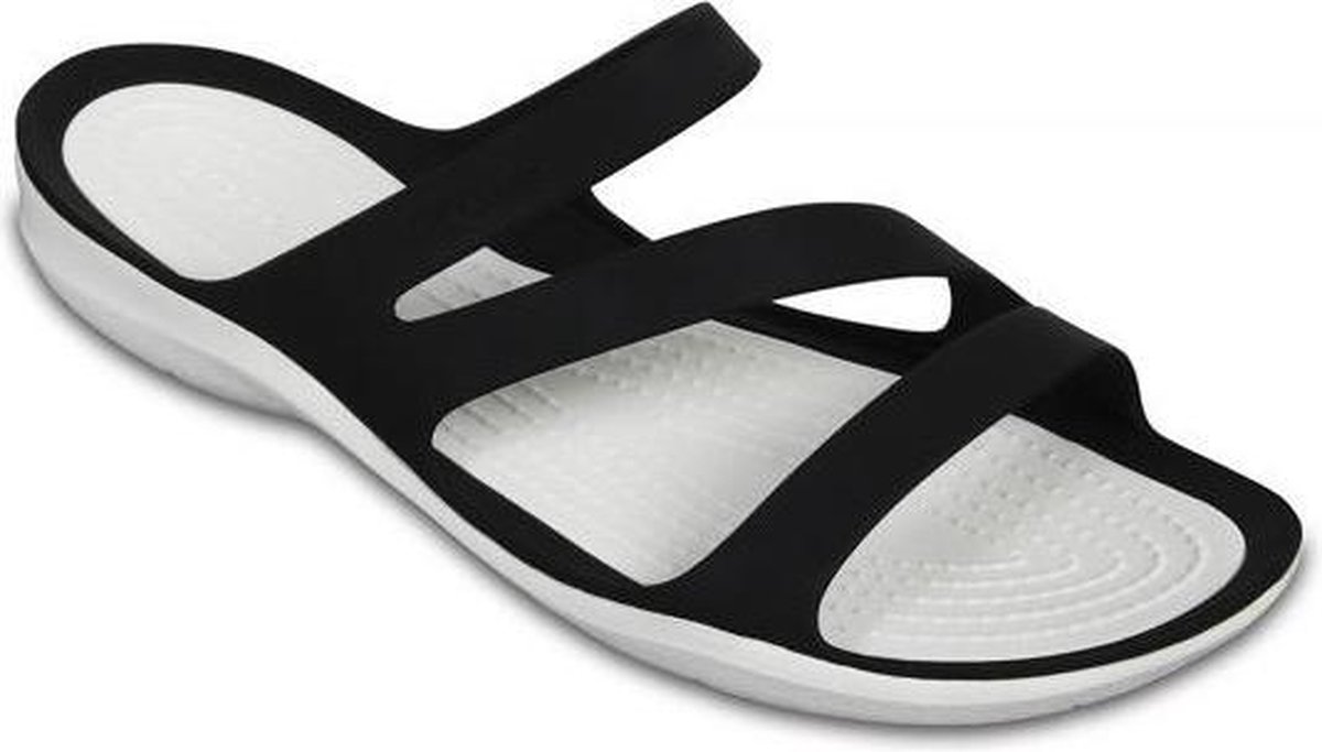 Dames Schoenen voor voor Platte schoenen voor Platte sandalen Bespaar 8% Crocs™ Swiftwater Grafische Sandaal W Klomp in het Zwart 