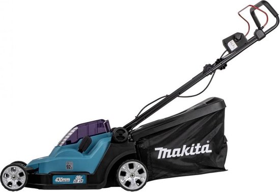 Turquoise Makita grasmaaier met zwarte opvangzak, opzij bekeken met witte achtergrond.