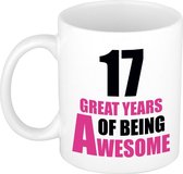 17 great years of being awesome mok wit en roze - cadeau mok / beker - 29e verjaardag / 17 jaar
