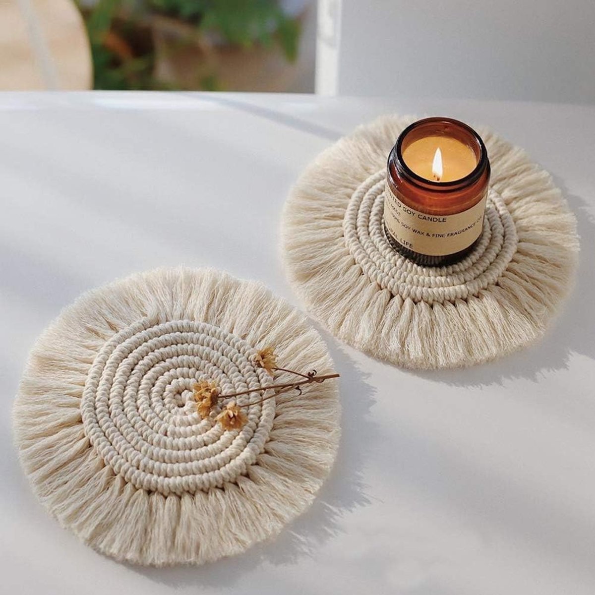 Ronde Beige Boho Stijl Kussen van Macramé en Stro voor Thuis en Tuin, Zen Decoratie, Handgemaakt, Comfortabel en Duurzaam