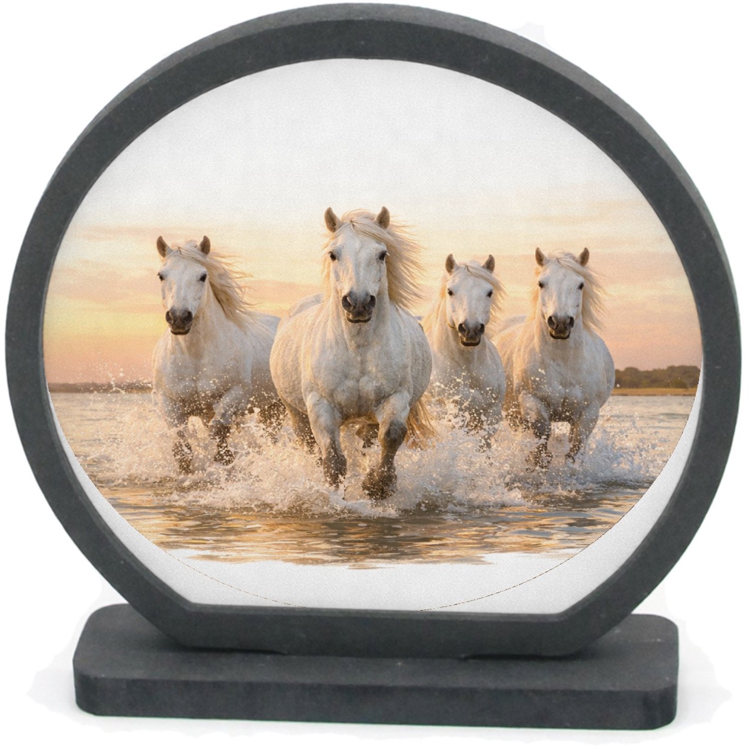 Mr Cadeautjes Houten fotolijst rond met MDF inleg - design Een dynamische natuurscène met een enkele centrale hoofdfigu | cadeau Wit