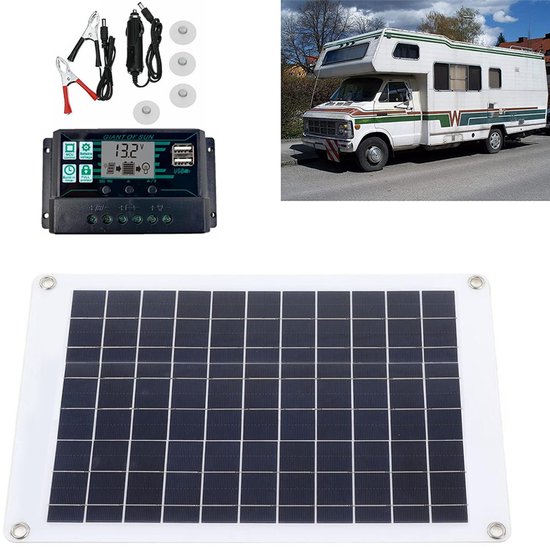 Zonnepaneel set met een wit-omrand paneel, laadregelaar, clips, USB-poorten en een camper op de achtergrond.