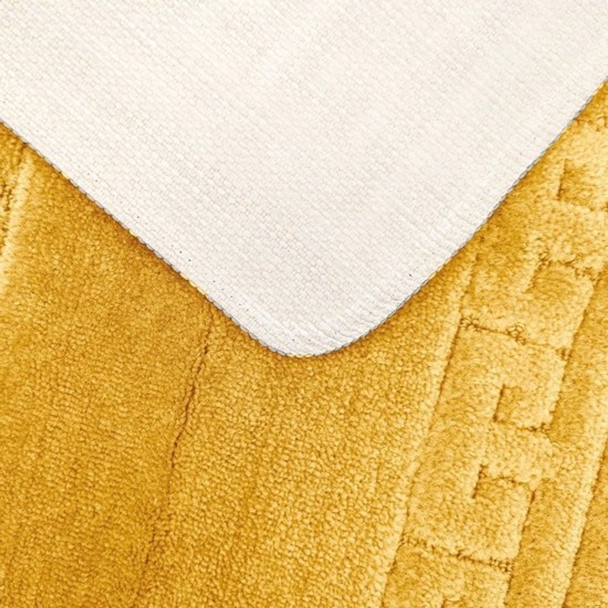 Antislip Badmat Set met Griekse Sleutel in Geel – Comfortabele en Veilige Badkameraccessoires
