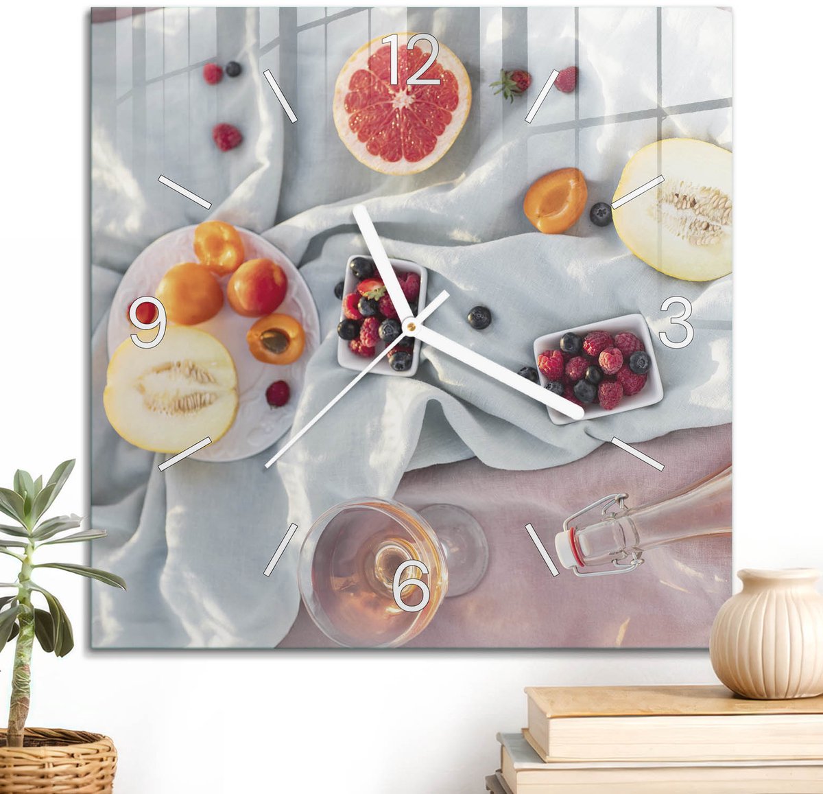 ArtPrintCave Romig Glazen Klok - 30x30 cm - Wandklok Vierkant - Zomerpicknick Wandklok Keuken - Kunst Unieke Klok - Witte Klokwijzers