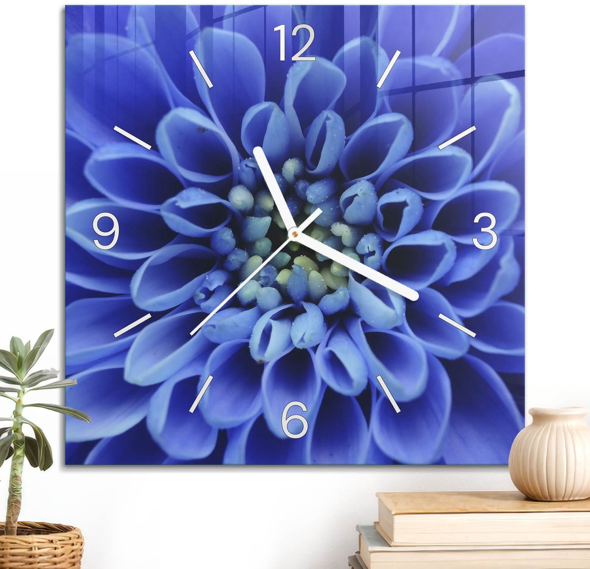 ArtPrintCave Blauw Glazen Klok - 30x30 cm - Wandklok Vierkant - Blauwe Bloem Stille Wandklok - Natuur Wandklok Keuken - Witte Klokwijzers