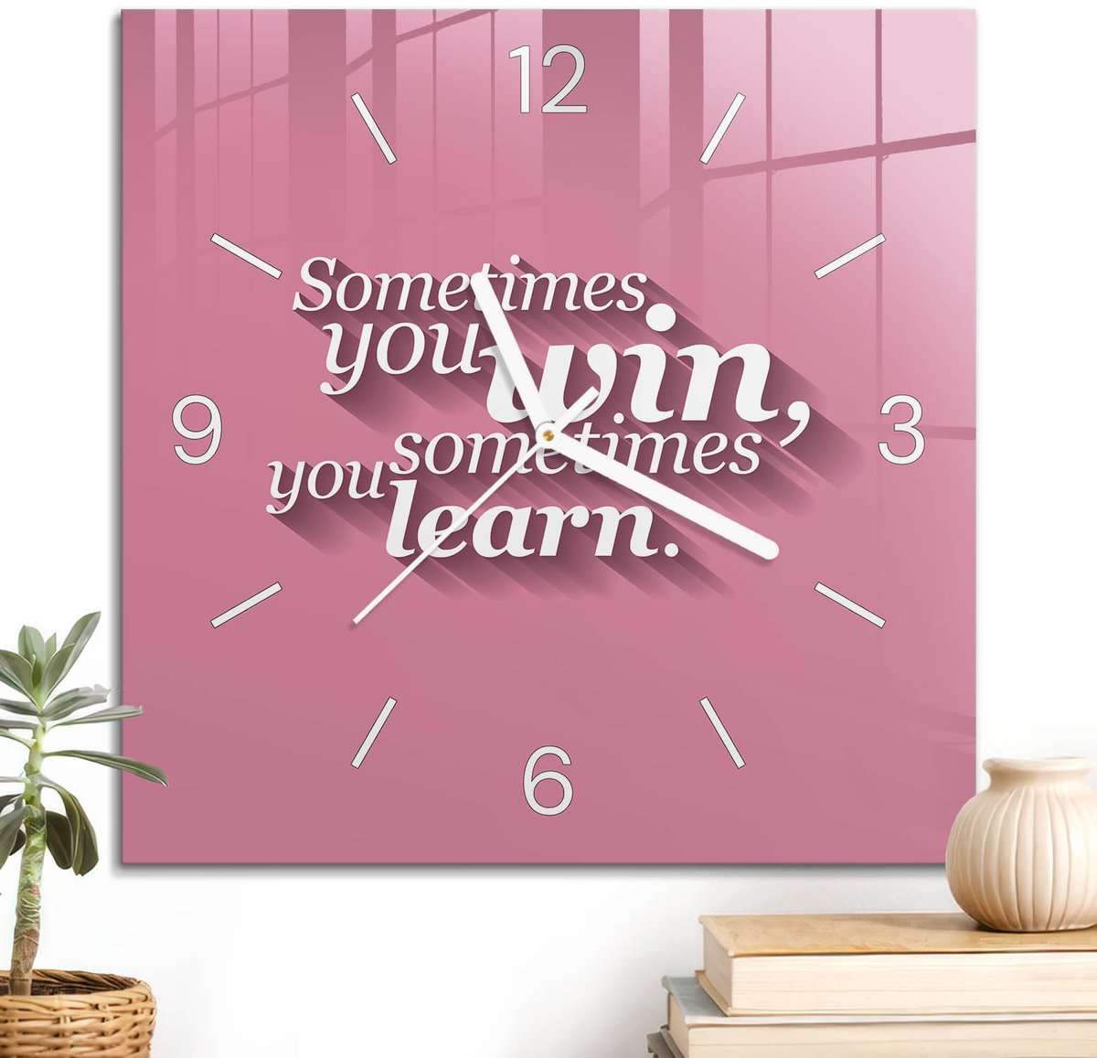 ArtPrintCave Roze Glazen Klok - 30x30 cm - Wandklok Vierkant - Motivatietekst Unieke Klok - Abstractie Stille Wandklok - Witte Klokwijzers