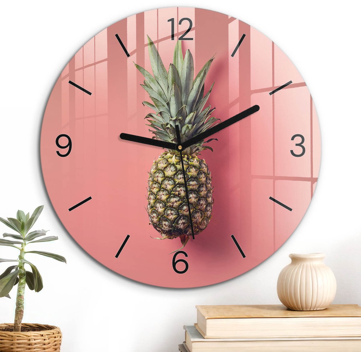 ArtPrintCave Roze Glazen Klok - Wandklok 30 cm - Muurklok Rond - Exotische Ananas Wandklok Keuken - Abstractie Unieke Klok - Zwarte Klokwijzers