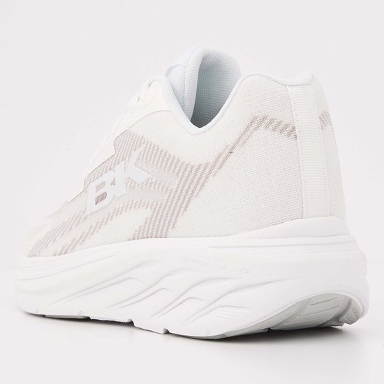 Achteraanzicht van de witte British Knights Surge sneaker met een dikke zool en British Knights tekst.