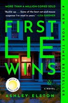 Boekomslag van 'First Lie Wins' door Ashley Elston met een silhouet achter een verlichte deur en felgroene typografie.