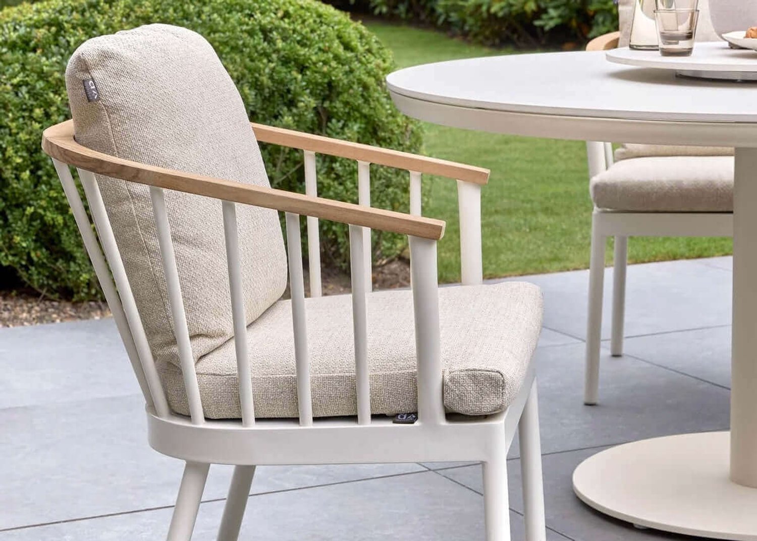 Apple Bee Condor Dining Garden Set Ø 140 cm - 6-piece - Oyster