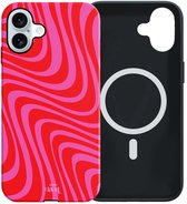 xoxo Wildhearts Berry Much - Double Layer - Hoesje geschikt voor iPhone 17 MagSafe case - Siliconen hoesje met golvenprint - Golven - Magnetisch telefoonhoesje - Magneet case - Optimale bescherming - Dubbele beschermlaag - Rood - Roze