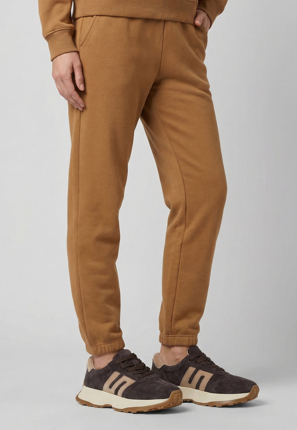 Bruine damessneakers - Suède - Beige details - Hak van 4 cm