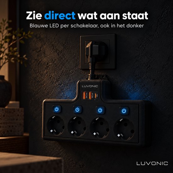 Zwarte Luvonic stekkerdoos met 4 verlichte blauwe schakelaars en 3 USB-poorten.