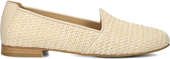 Zijzicht van een beige espadrille loafer met een rieten textuur en leren details.