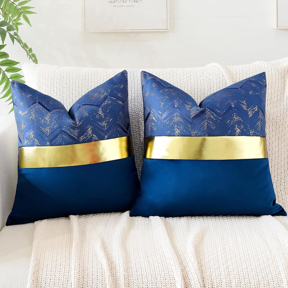 Set van 2 Luxe Velours Kussenhoezen voor Bed en Bank met Golvende Strepen - 45x45cm Navy Blauw, Modern en Minimalistisch Decor