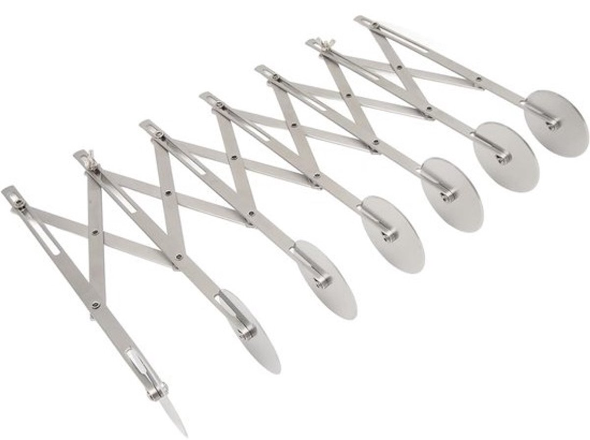 Deegsnijder met wielen - Taartverdeler - Keukenwerk - Zeven snijwielen - 24.5 cm - Zilverkleurig