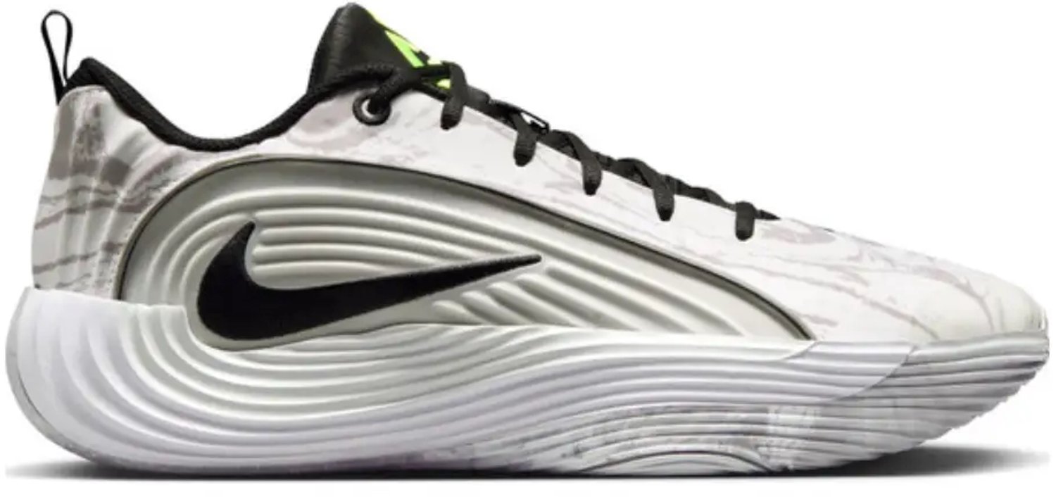Nike giannis immortality 5 in de kleur . Wit