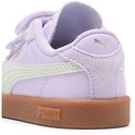 Achterkant paarse Puma Club II Era V sneaker met bruine zool, lichtgroene streep en Puma-logo op de hiel.