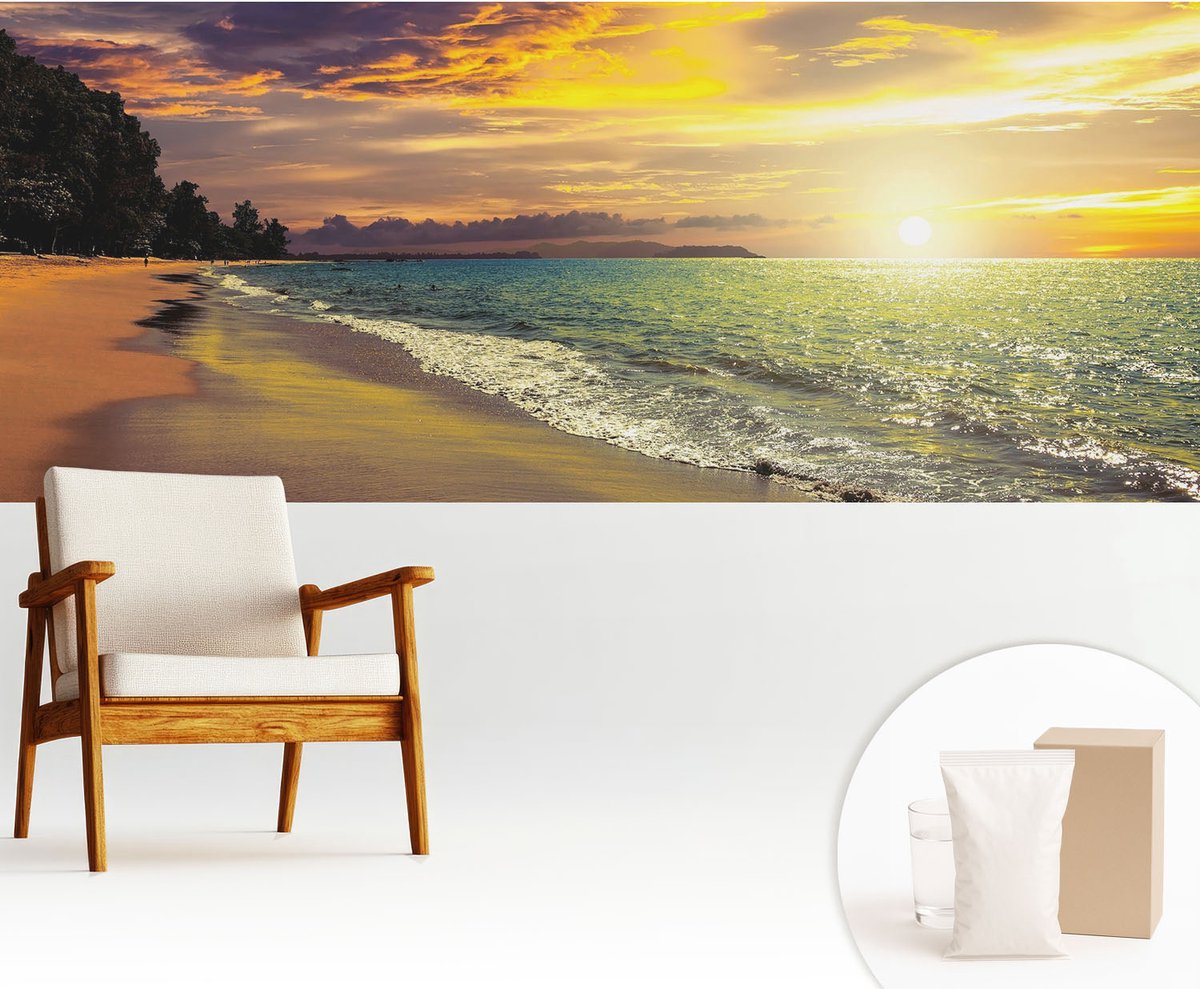 Wallfluent Fotobehang - Geel Vliesbehang - 250x104 cm - Strand Bij Zonsondergang Fotobehang Vlies - Woonkamer behang Landschappen - Muurschildering - Hal behang