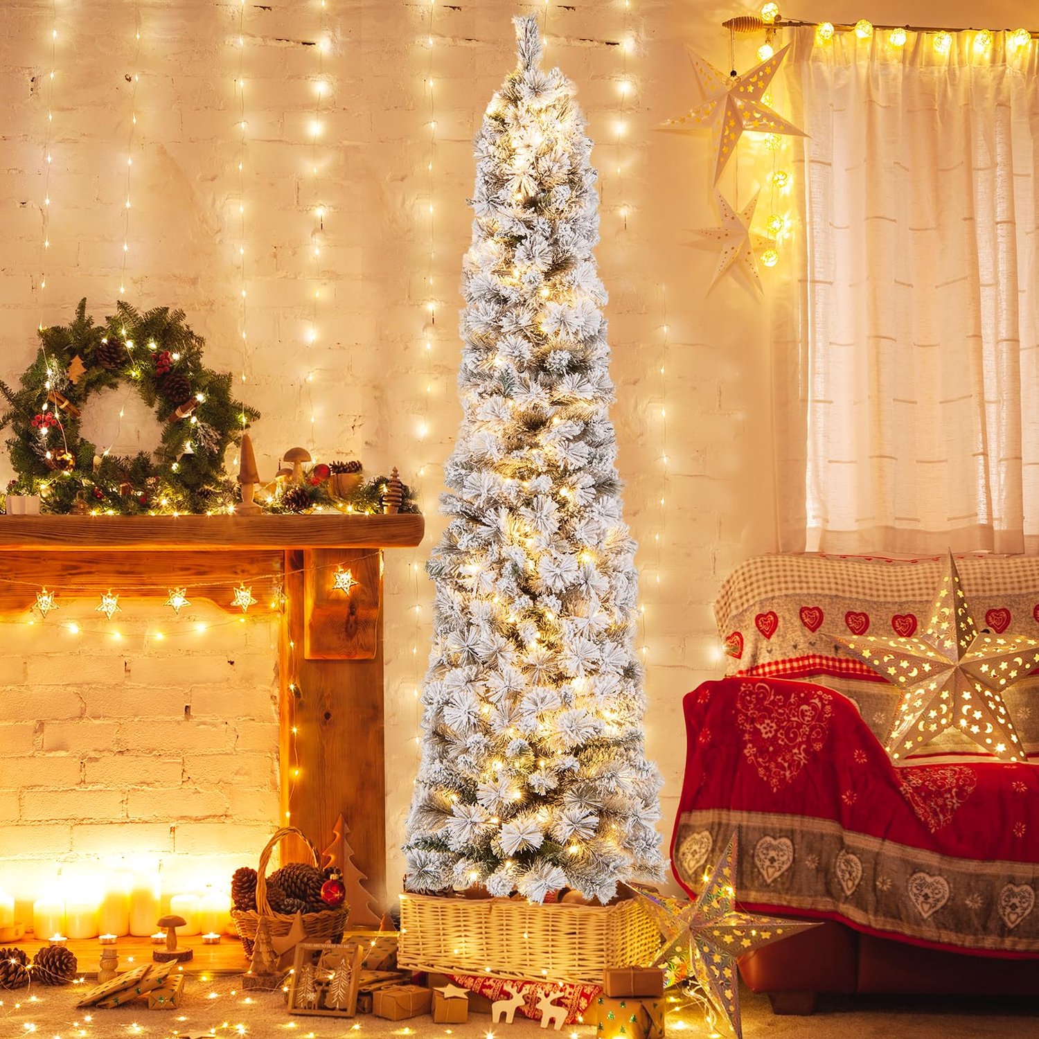 COSTWAY Kunstkerstboom 180 cm met verlichting - Smal Potloodmodel met Sneeuweffect - PVC 373 takken - 150 Warmwitte LED-lampjes - Wit en groen