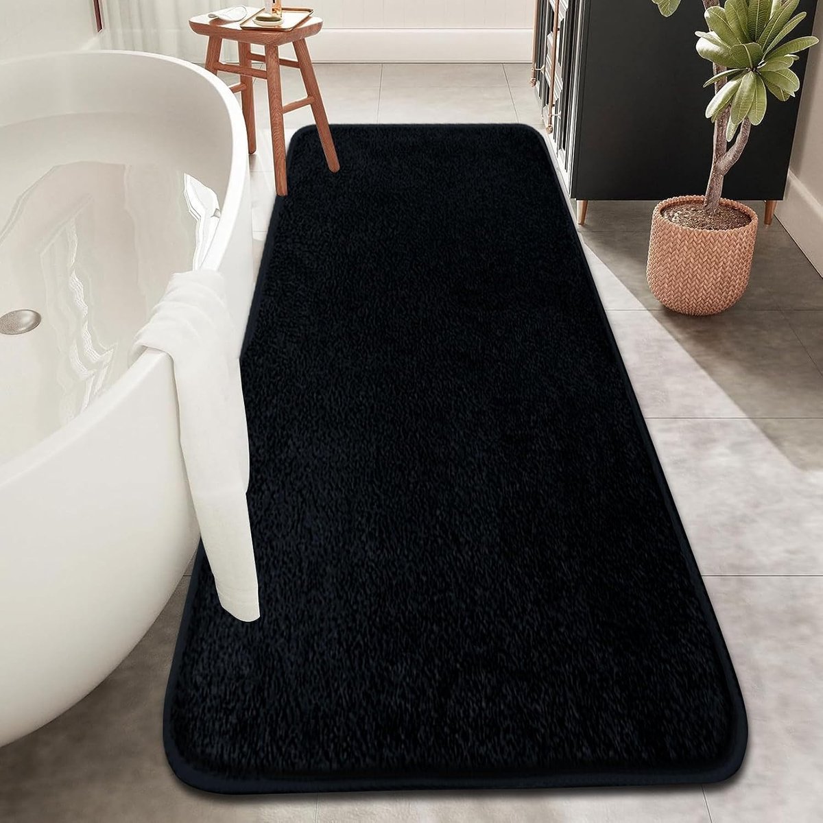 Badmat - Absorberende Badkamermat - Antislip en Wasbaar - Zachte Microvezel - Voor Badkamer, Douche en Wastafel - 120x50 cm - Zwart - 1 stuk