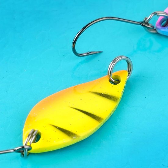 16PCS Kunstaas Spinner Set Visgerei Visgerei Accessoires Met Opbergdoos Voor Snoek Snoekbaars Forel — afbeelding 4