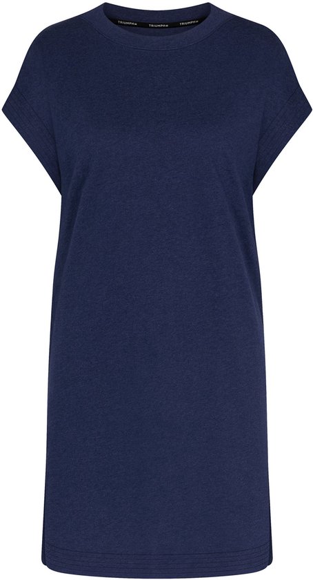 Donkerblauw nachthemd van Triumph met korte mouwen, ronde hals en zichtbaar merklabel in de nek.