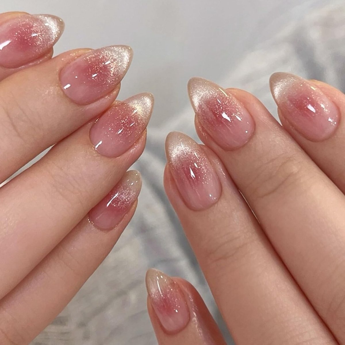 24 stuks French Press on Nails Amandel, Transparante Roze Kattenoog Nagels om op te Plakken, Zoete Full Cover Kunstnagels om op te Plakken, Glanzende Gel Kunstnagels voor Vrouwen en Meisjes