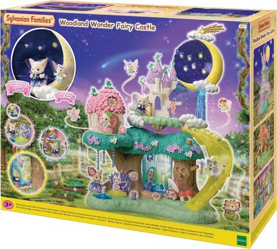 Sylvanian Families Woodland Wonder Fairy Castle speelset met figuren, een kasteel op een boom en een maanvormige glijbaan.