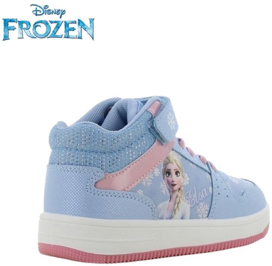 Driekwart aanzicht van een Disney Frozen hoge sneaker met Elsa-opdruk en roze klittenband.