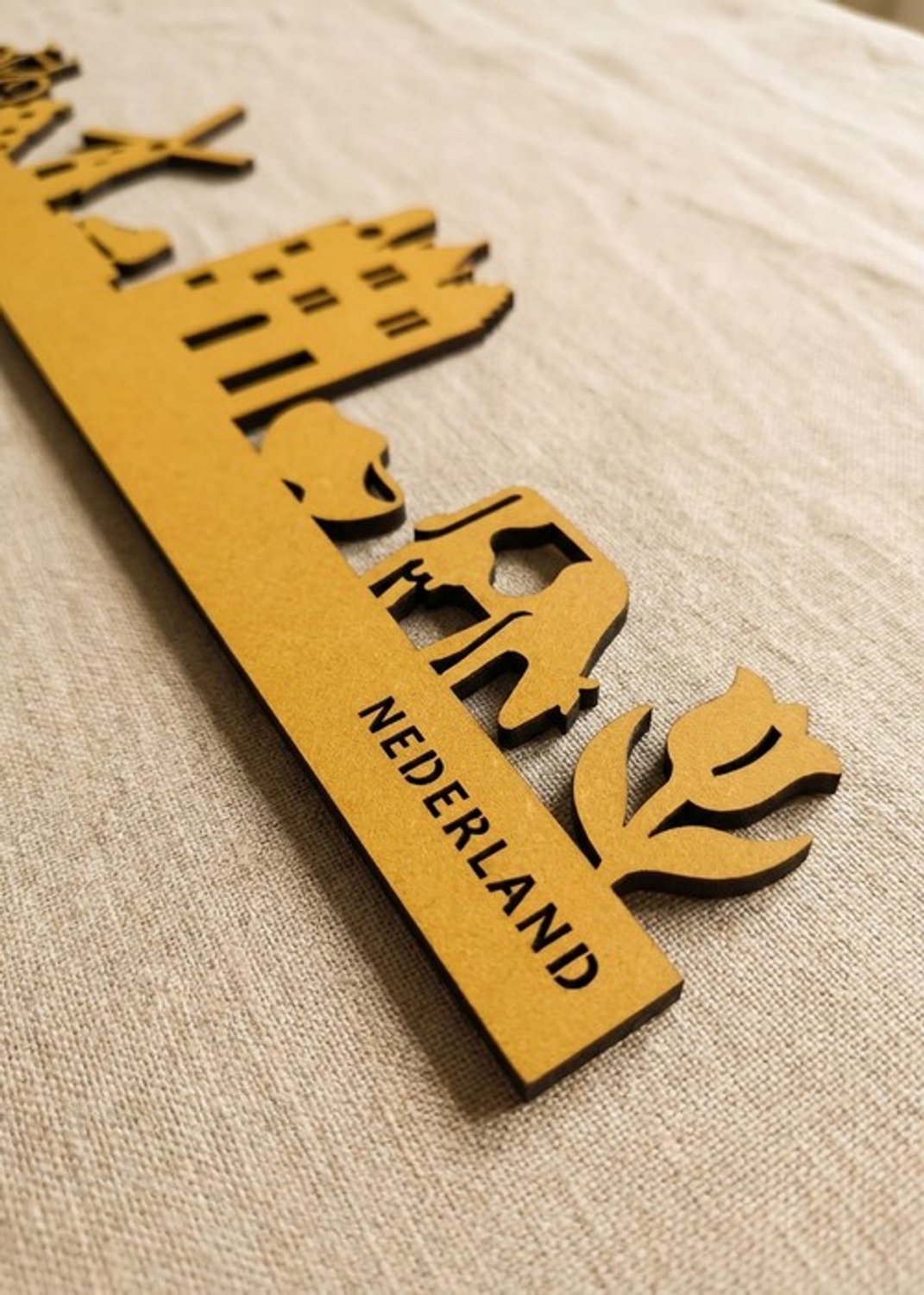 Houten Skyline Nederland | Wanddecoratie voor aan de muur | Geel MDF | 70 x 14 cm