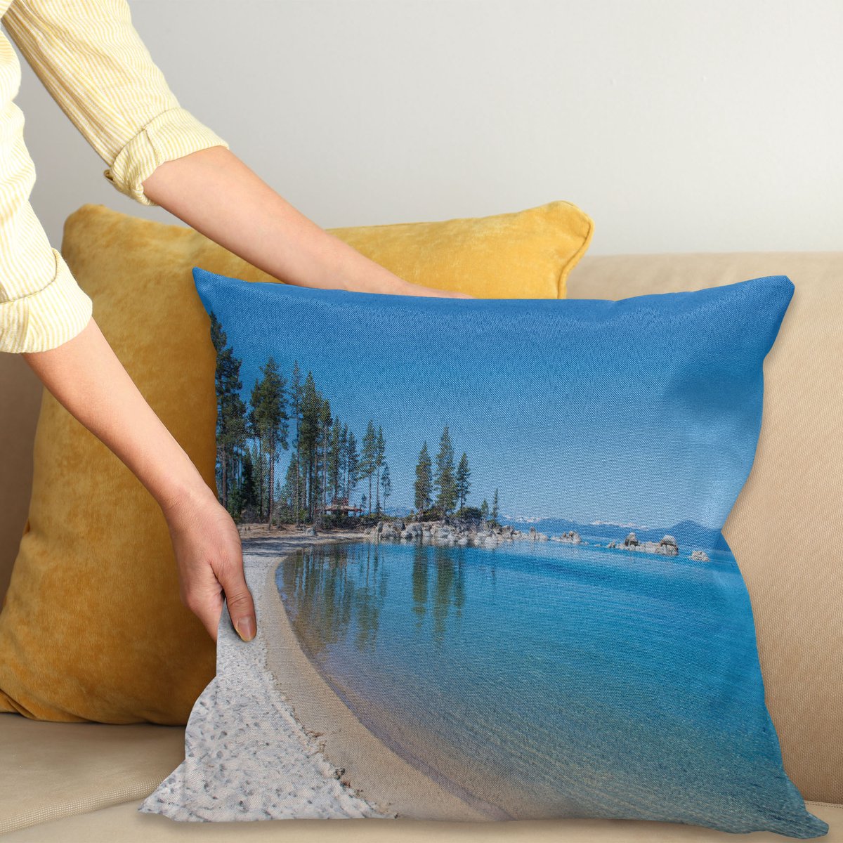 ABAKUHAUS Meer Tahoe Kussenhoes, Clear Meer en Shore, Digitale Print, Waterbestendig, Kleurecht, Wasbare Kussenhoes met Ritssluiting, 50 x 50 cm, Bos Groen Azure Blauw