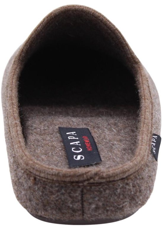 Bruine Scapa pantoffel met label aan de binnenzijde.
