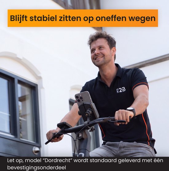 Man met R2B shirt en telefoonhouder op fiets, model "Dordrecht" met bevestigingsonderdeel.