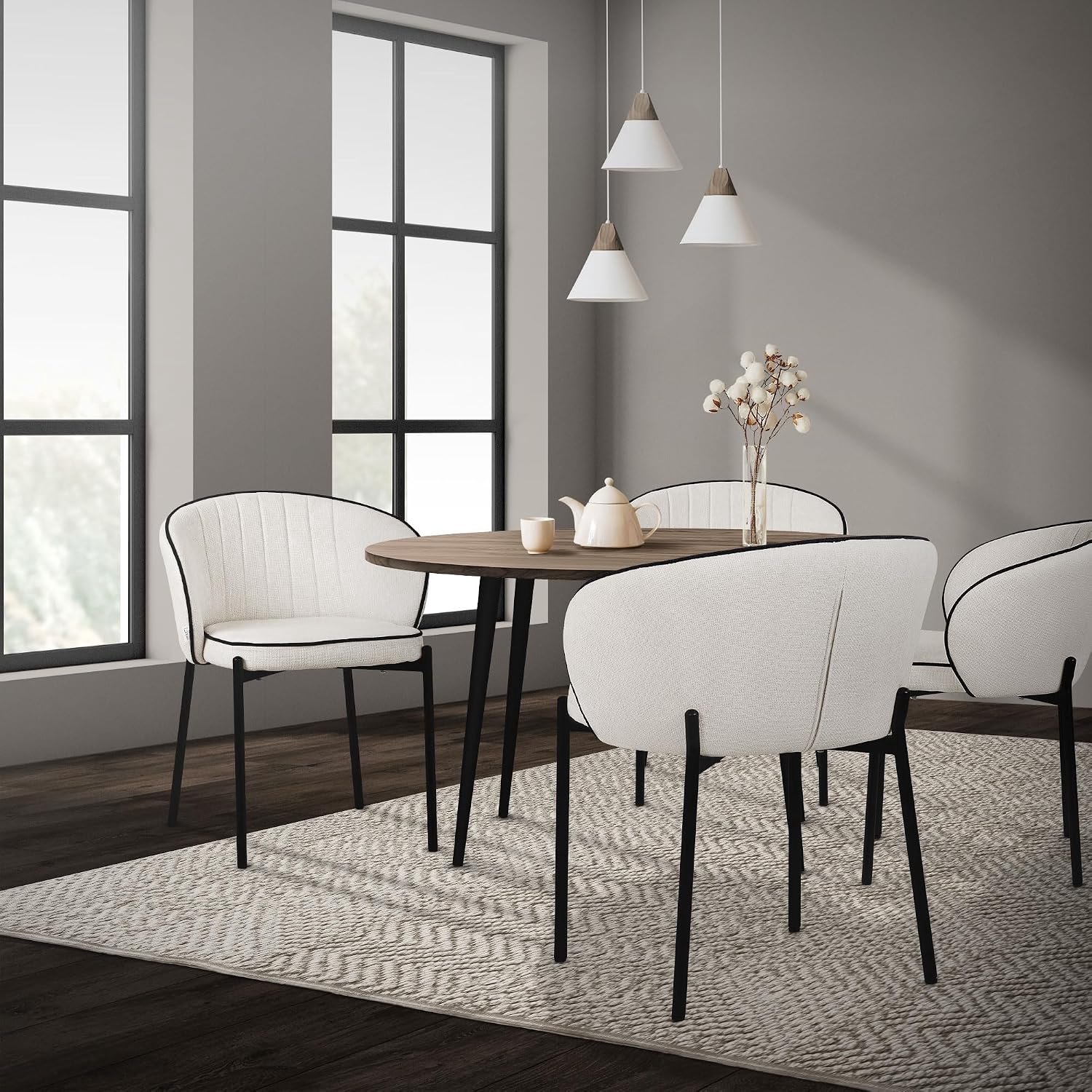 Moderne Eetkamerstoelen Liva Set van 2 Beige – Comfortabele Gestoffeerde Eetkamerstoelen met Zachte Zitting, Ergonomische Rugleuning en Zwart Metalen Poten – Scandinavische Stoelen voor Eetkamer, Keuken en Woonkamer – 59 x 60 x 72 cm