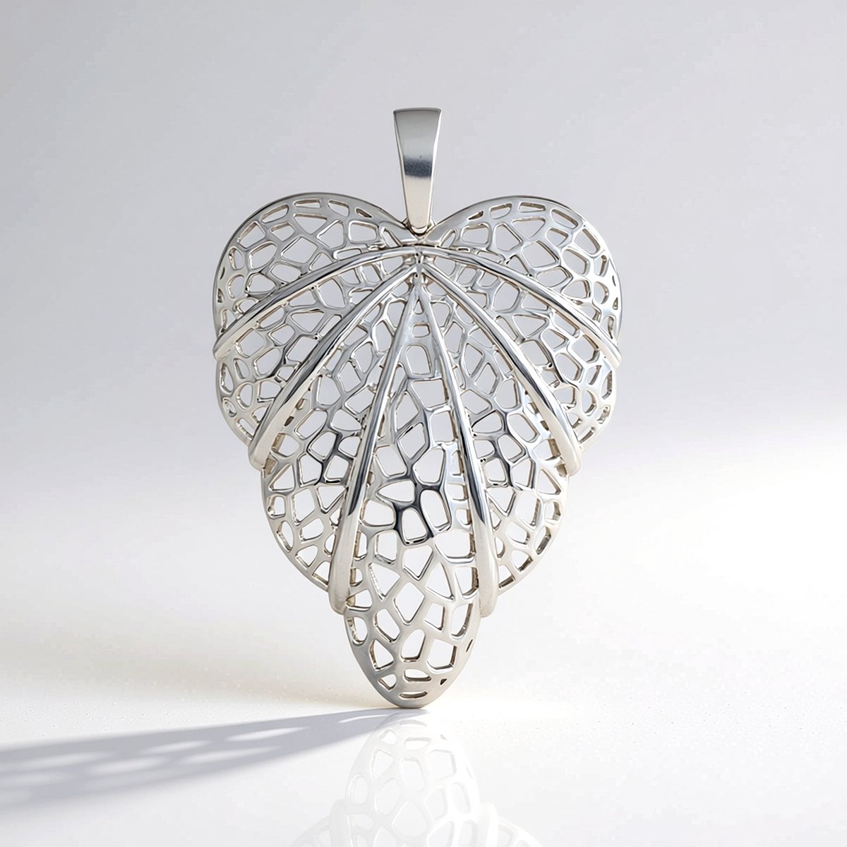 Cavill - Zilveren hanger met filigrain bladmotief - 925 sterling zilver - Rhodium laag - Lichtgewicht, elegant voor dames - 48x32 mm