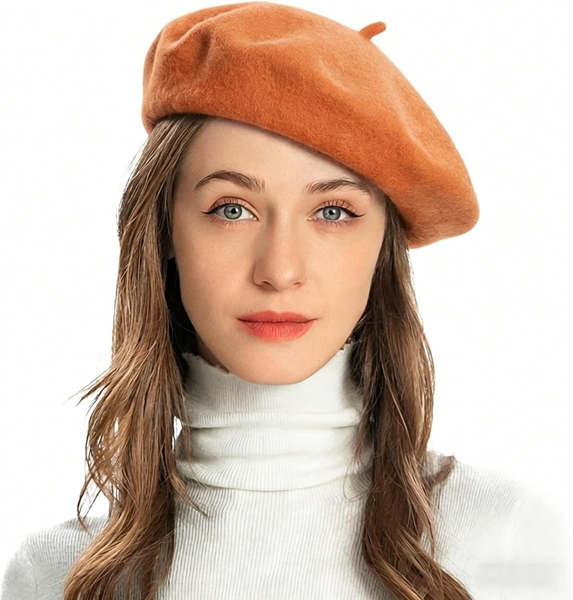 Vrouwelijke klassieke Franse kunstenaarsberet in lichtoranje, unisex, modieus accessoire voor elke gelegenheid