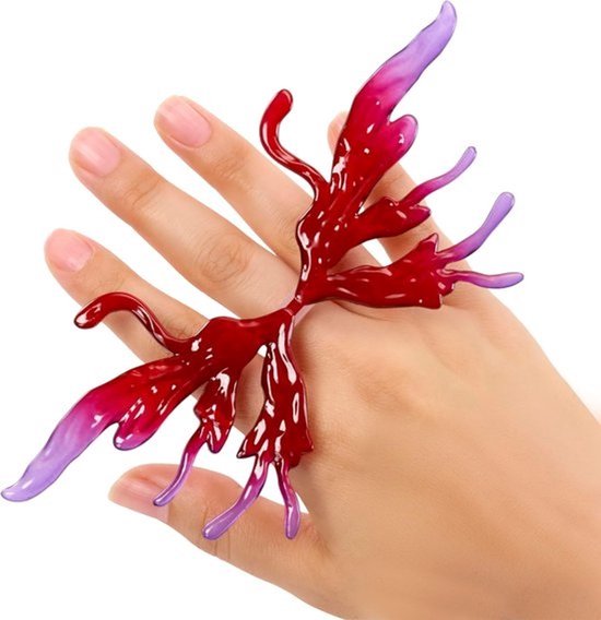 Modepop - Fantasie-verzamelpop - Spelen en stylen - Vleugels als ring - 11.5 Inch - Lina rood — afbeelding 2