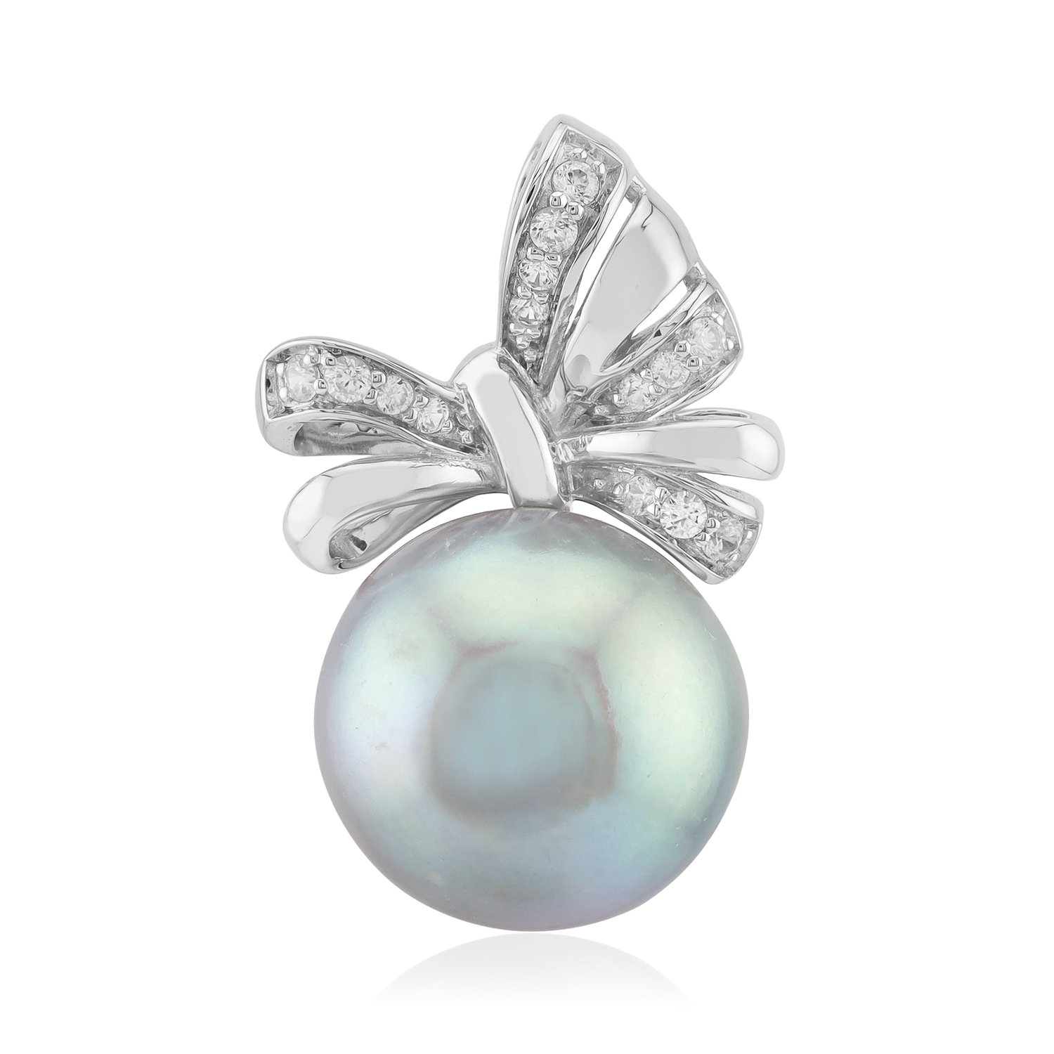 Zilveren hanger met parel in de vorm van een strik, China, 0,133 ct