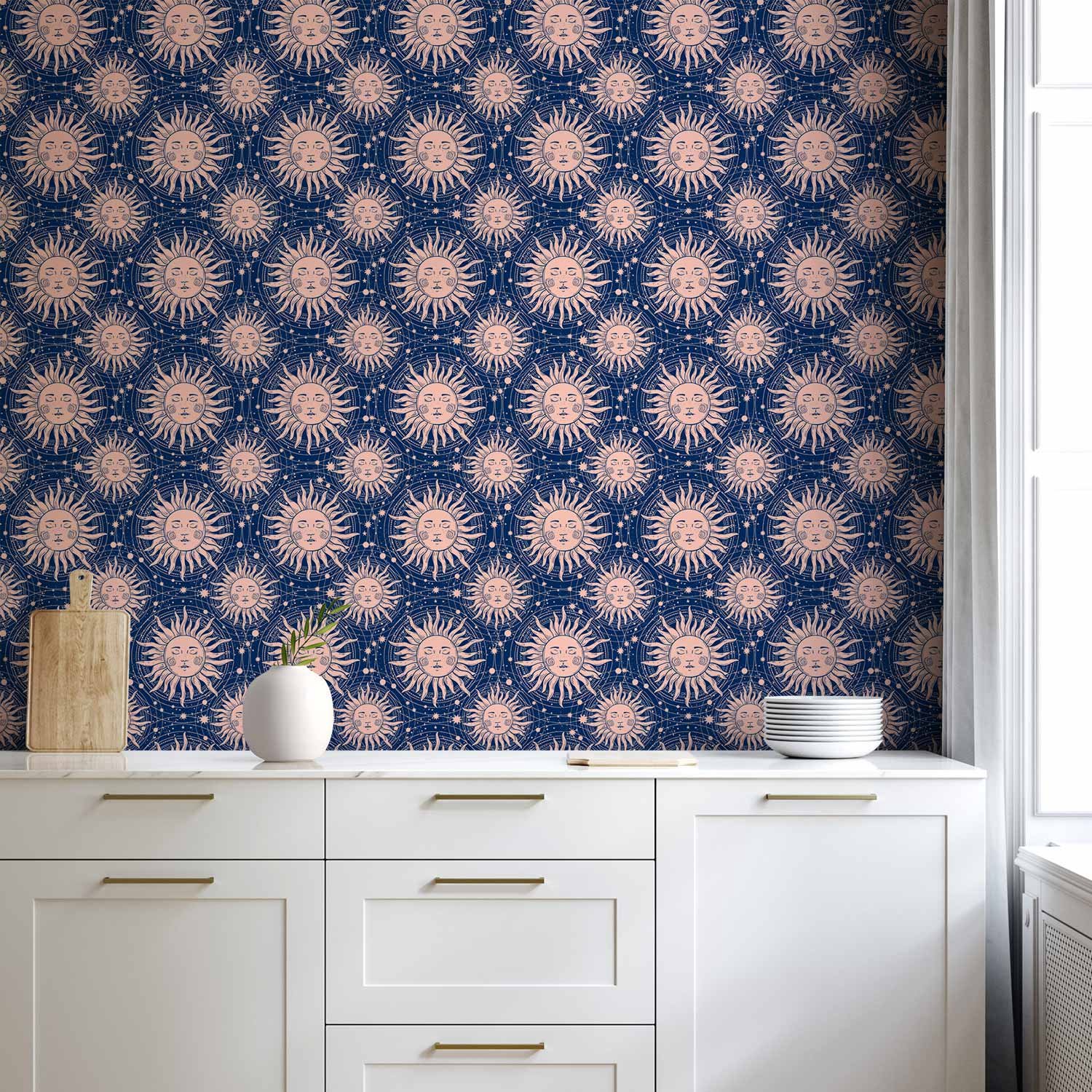 Behang - Sunny Patterns - Repeating sun motif on a navy background.