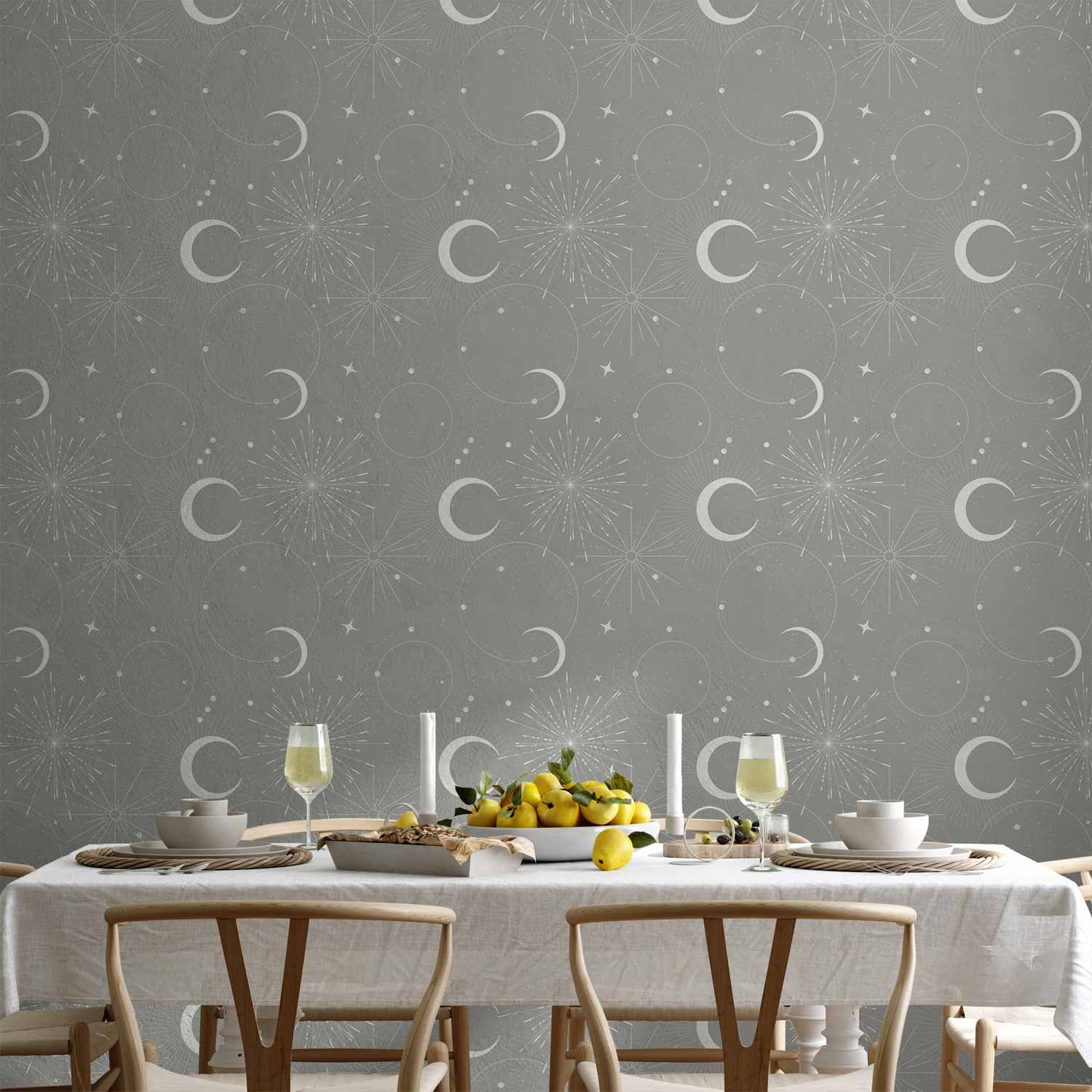 Behang - Cosmic Fireworks - Elegant pattern with moons and stars on a gray background.