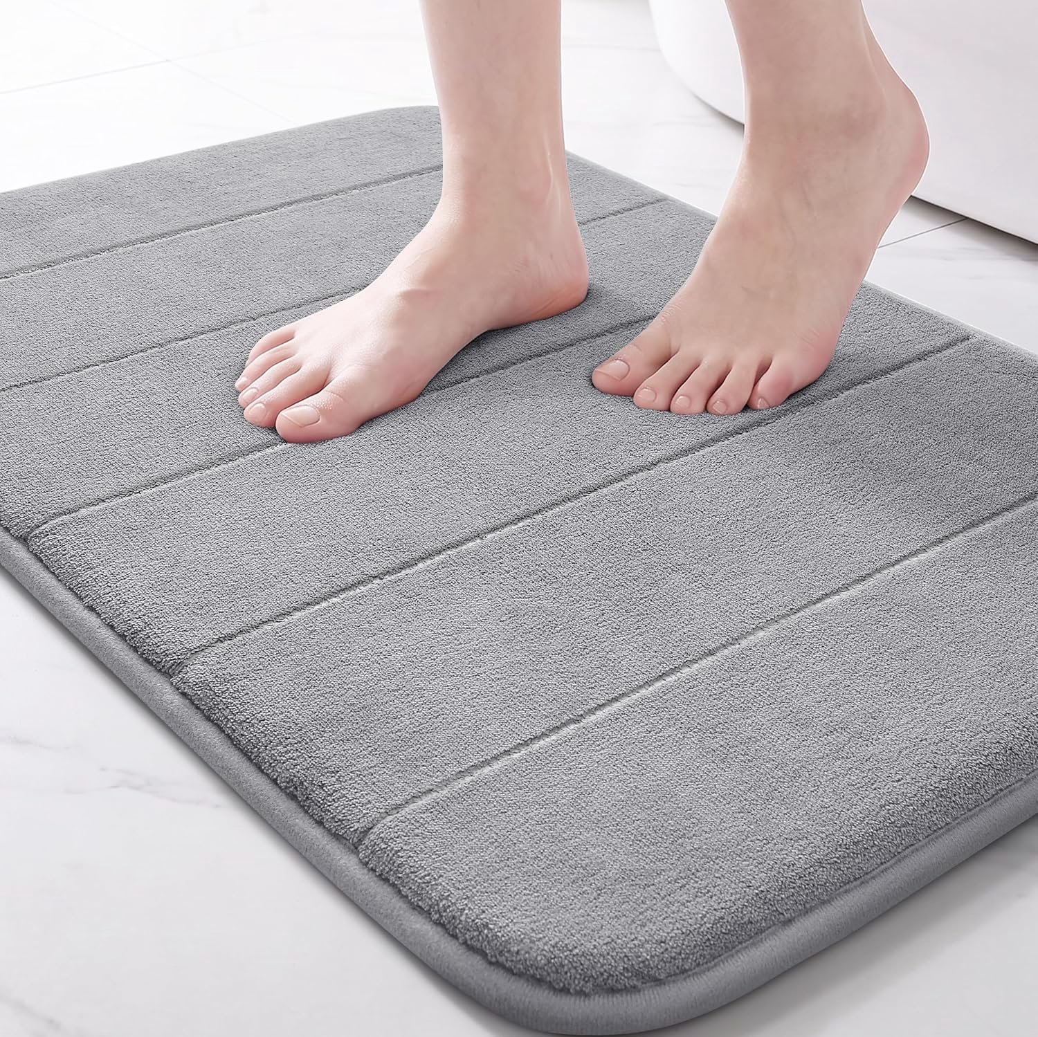 Geheugenschuim badmat – 40x60 cm – Ultrazacht, absorberend & sneldrogend – Machinewasbaar & antislip – Voor badkuip, douche & enkele wastafel – Lichtgrijs