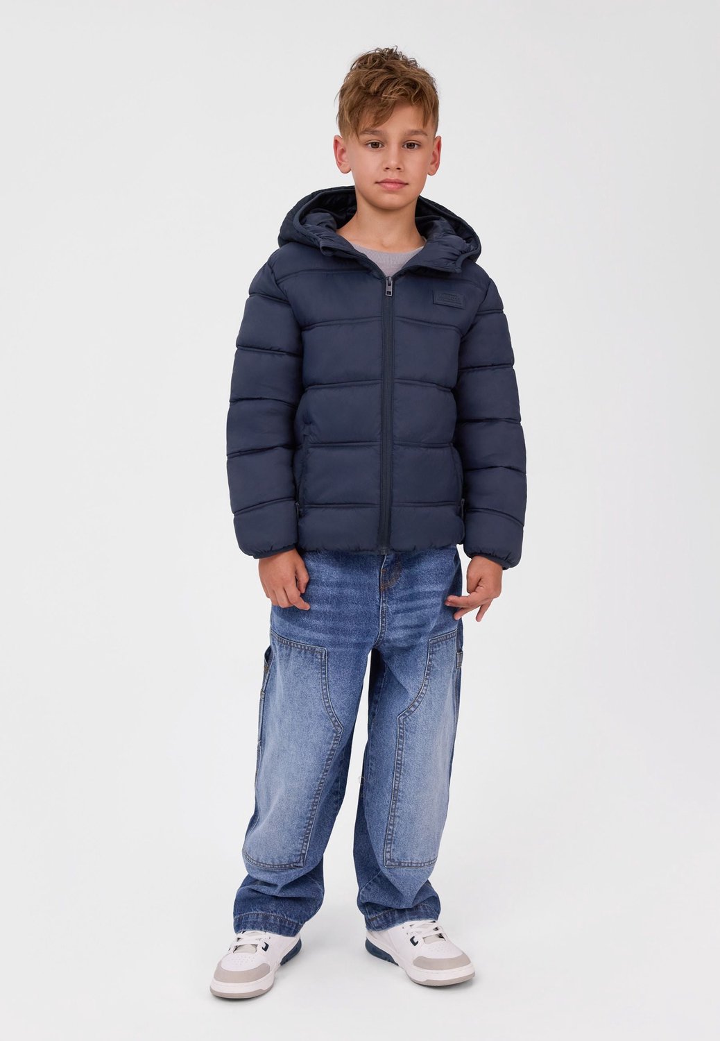 Minoti winterjas jongens – pufferjas – belettering op capuchon – marineblauw