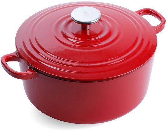 Rode geëmailleerde gietijzeren braadpan met deksel en zilverkleurige knop.