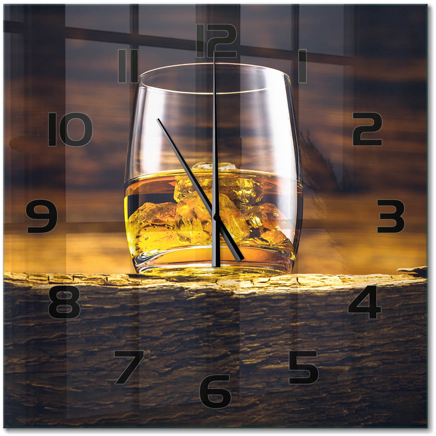 TULUP Wandklok - Bourbon in een glas Decoratieve Glazen Klok - 60x60 cm - Geel Glazen Wandklok Design - Zwarte handen - Vierkante Klok - Glazen Klok Met Print - Wandklok Glas Met Motief