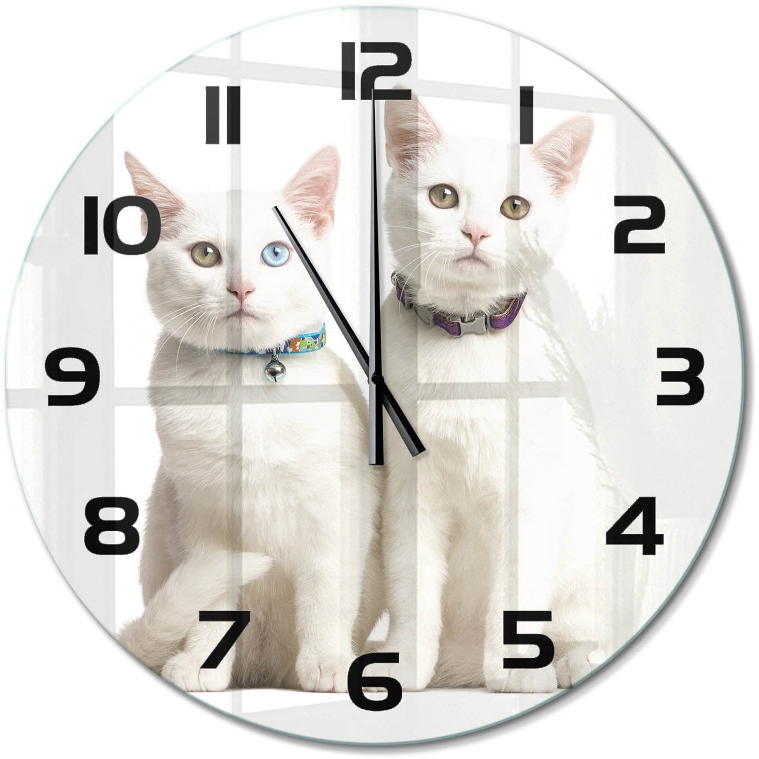 TULUP Wandklok - Witte katten Klok Glas Met Opdruk - fi60 cm - Wit Moderne Wandklok Glas - Zwarte handen - Ronde Klok - Decoratieve Glazen Klok - Glazen Wandklok Design