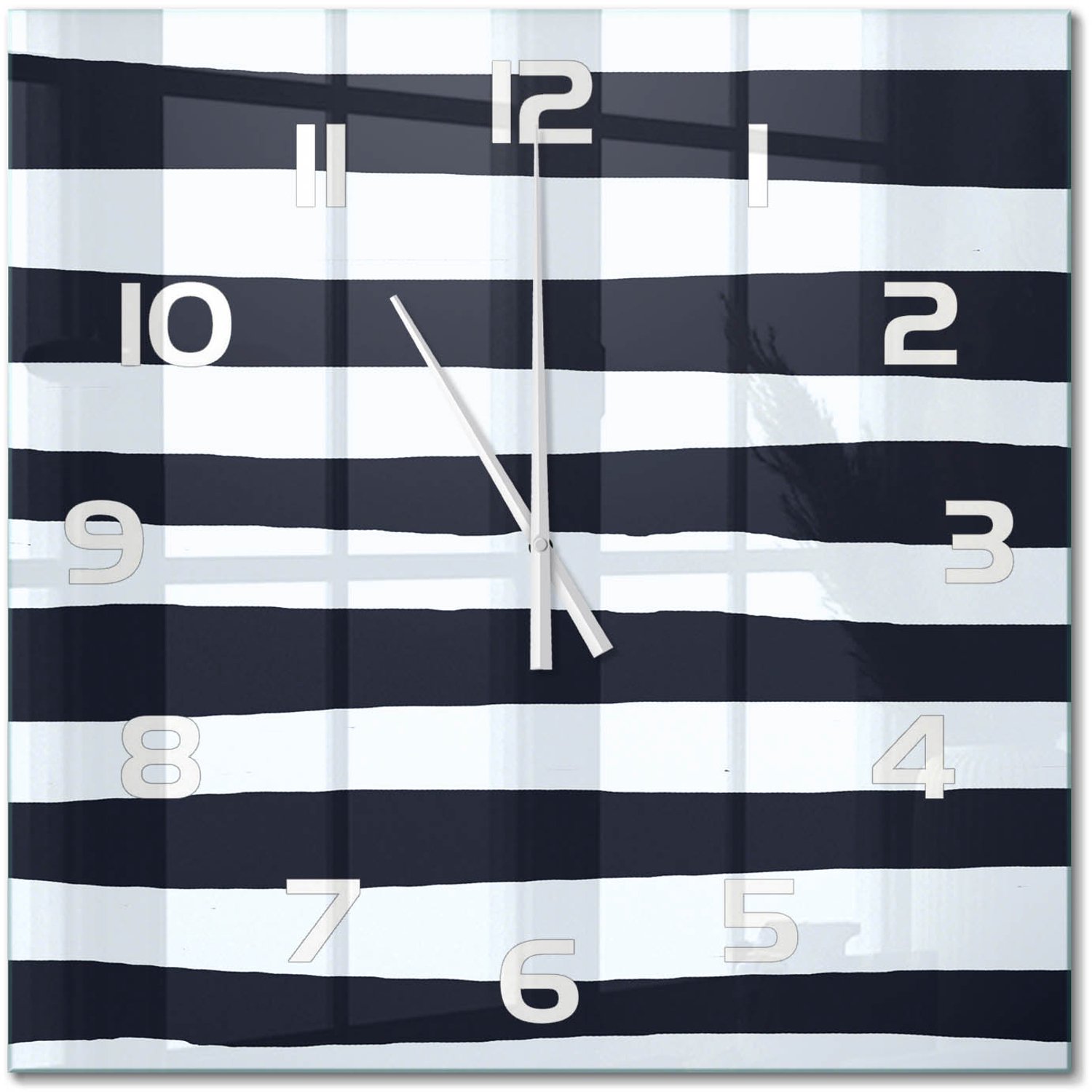 TULUP Wandklok - Gestreepte achtergrond Klok Glas Met Opdruk - 60x60 cm - Zwart-wit Moderne Wandklok Glas - Witte handen - Vierkante Klok - Decoratieve Glazen Klok - Glazen Wandklok Design